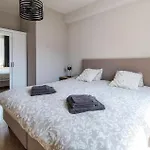 Pet Friendly In With Wifi Apartment